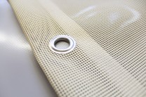 PVC Netz mit Saum und Ösen alle 50cm, beige